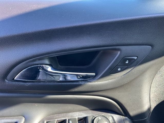 Used 2018 Chevrolet Equinox LT image 26