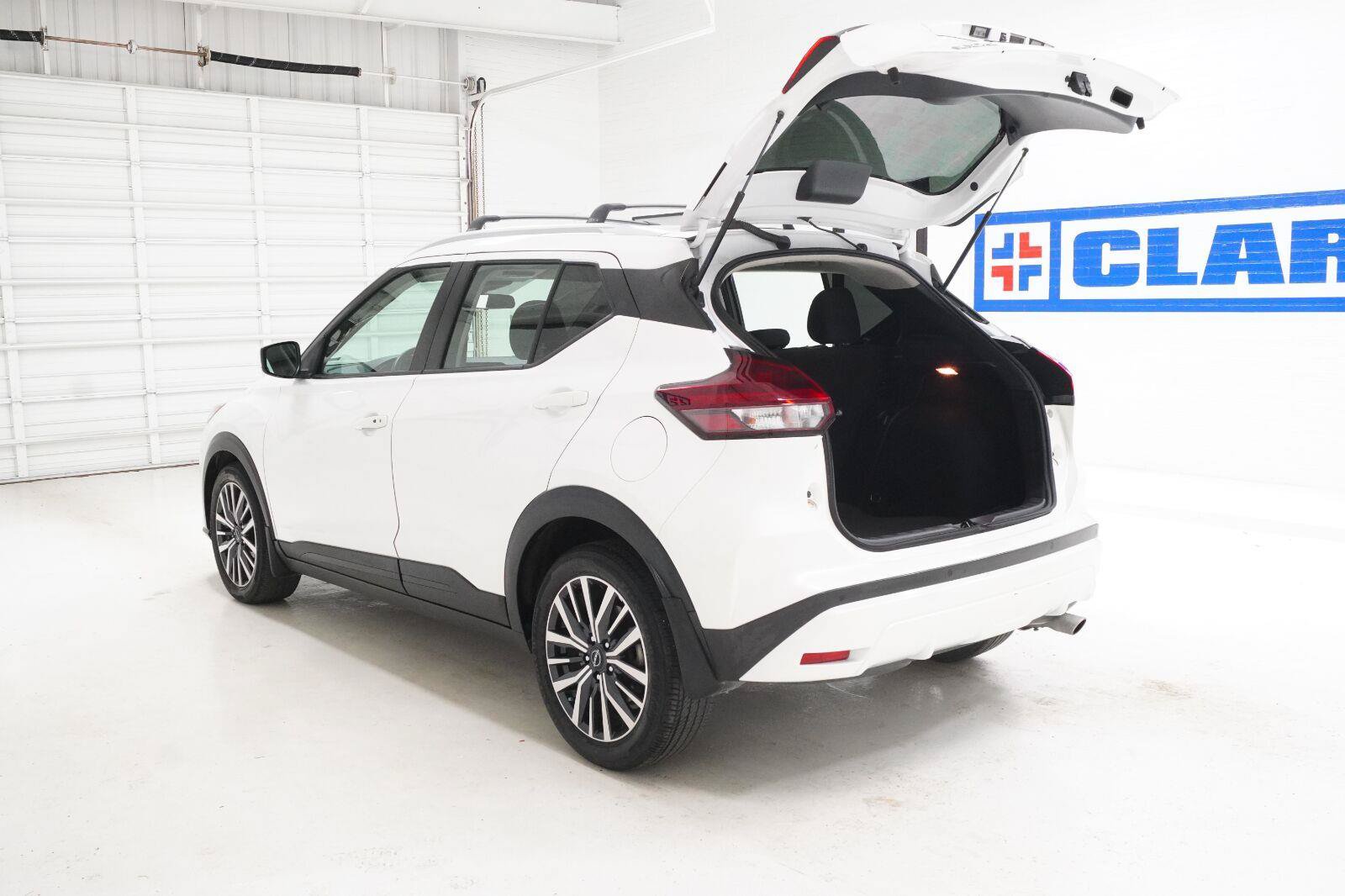 Used 2023 Nissan Kicks SV w/ Exterior Package FWD image 31