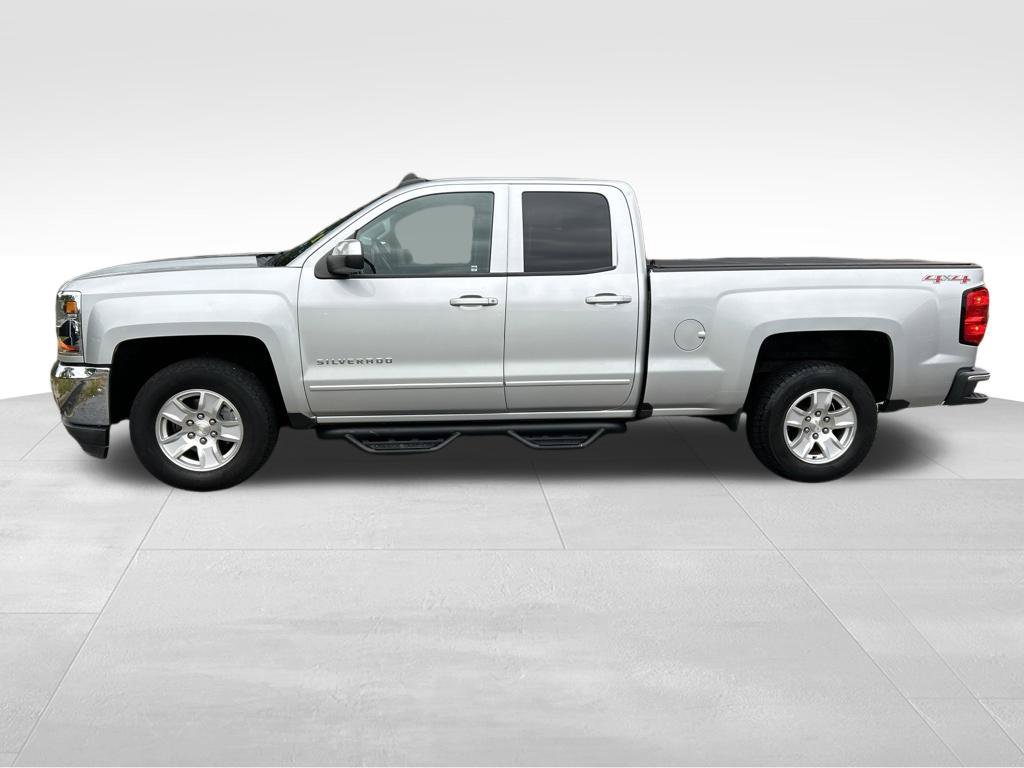 Used 2017 Chevrolet Silverado 1500 LT w/ All Star Edition AWD/4WD image 2