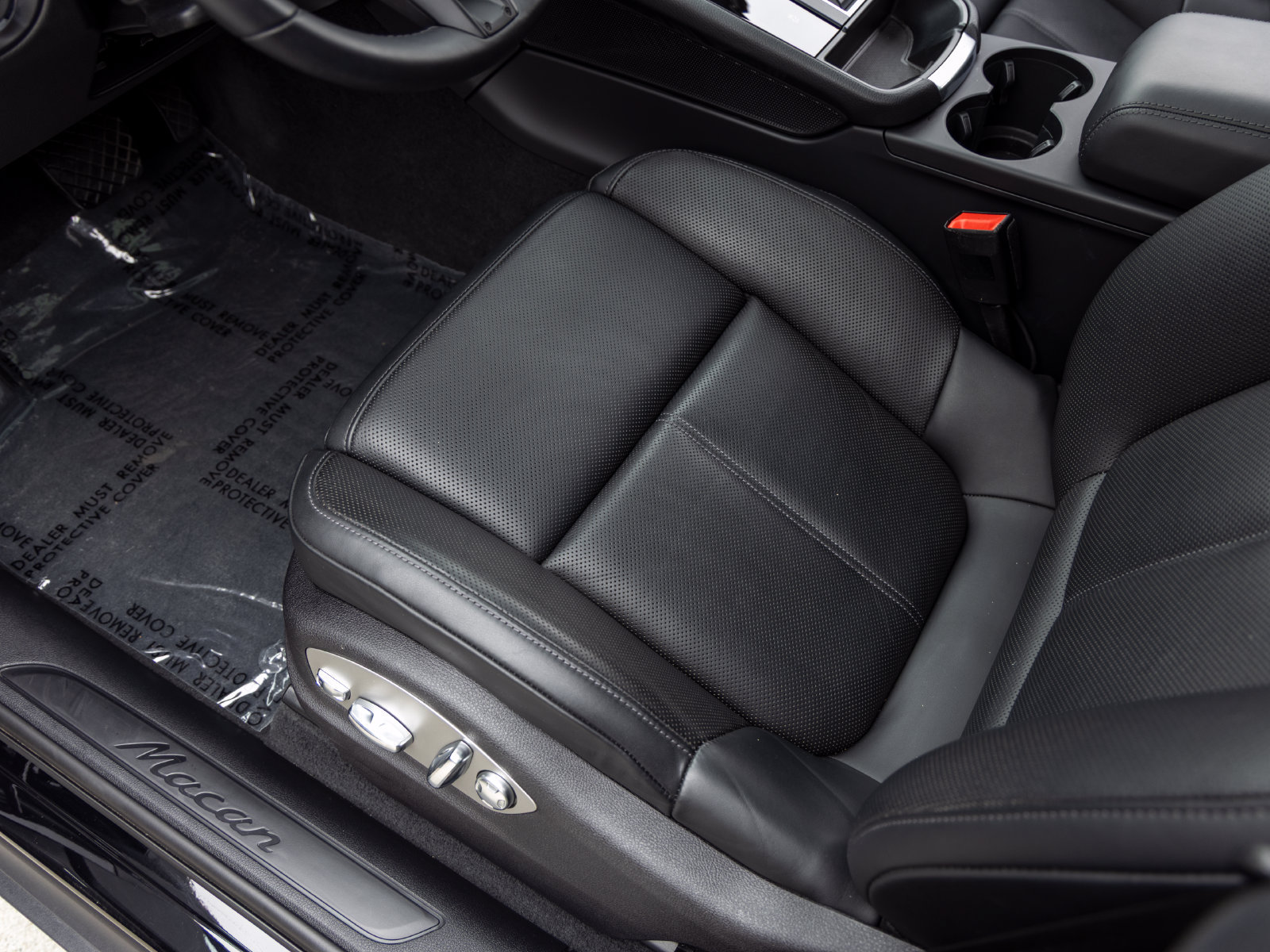 Used 2026 Porsche Macan AWD/4WD image 27