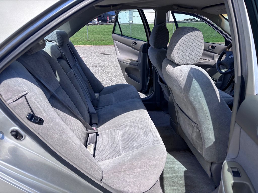 Used 2004 Toyota Camry FWD image 25