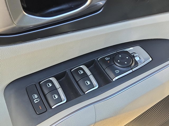 Used 2024 Kia Sorento S w/ Panoramic Sunroof Package image 14