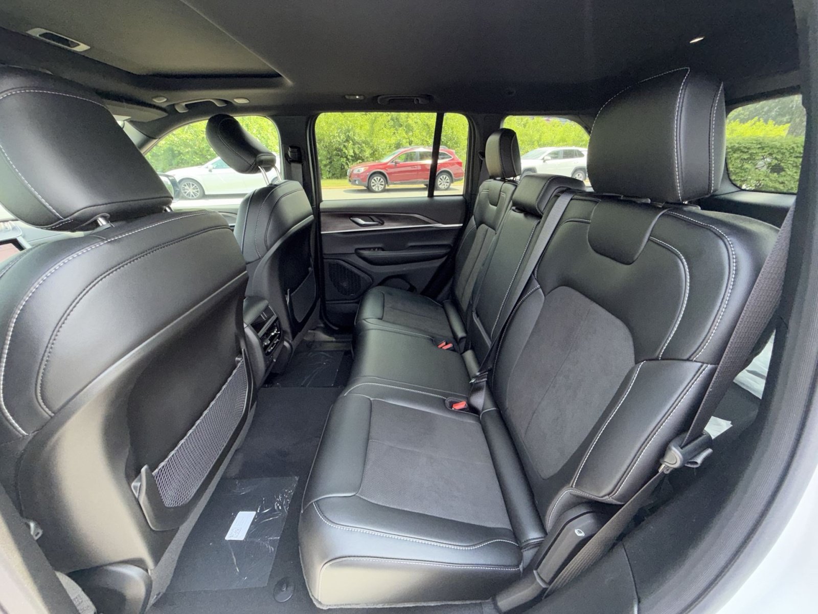 New 2026 Jeep Grand Cherokee Altitude AWD/4WD image 24
