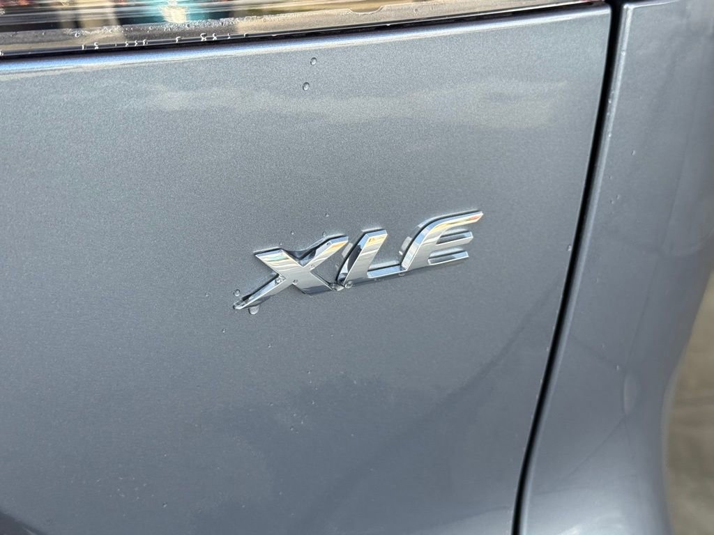 Used 2026 Toyota Corolla Cross XLE image 13