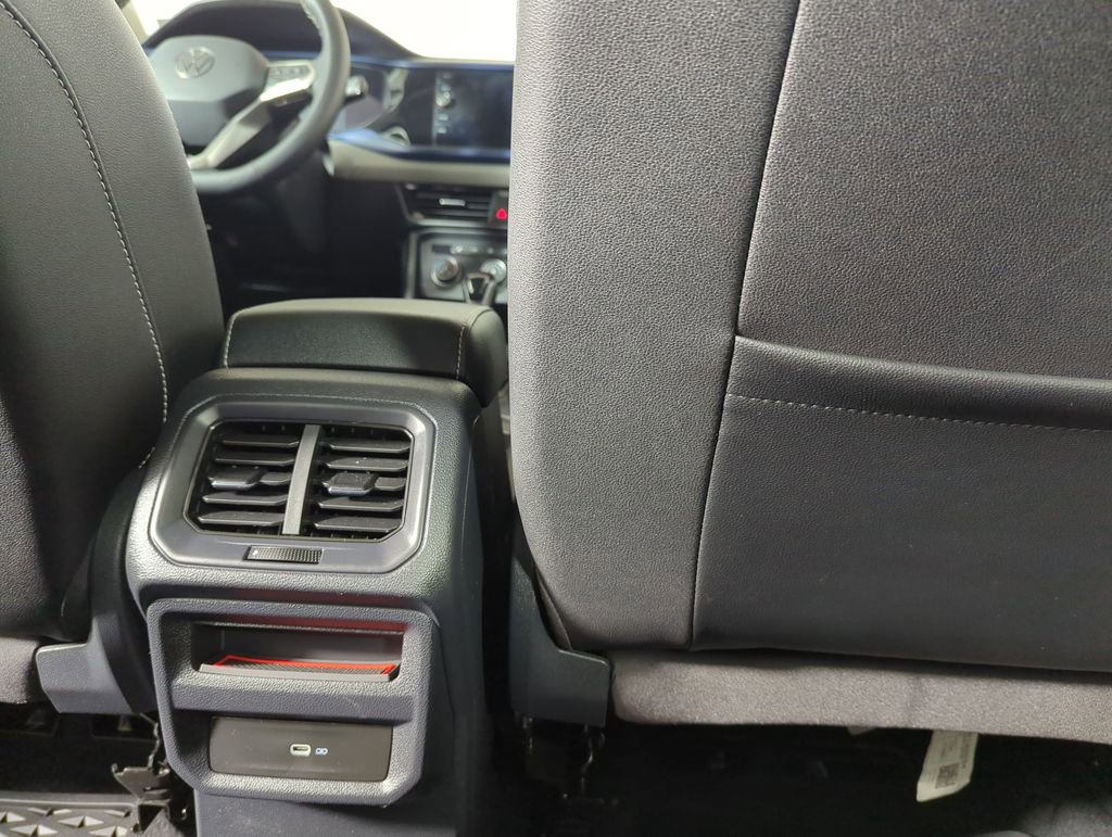 Used 2022 Volkswagen Taos SE image 30