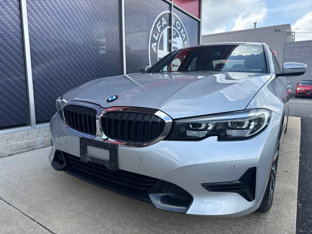 Used 2019 BMW 330i xDrive Sedan w/ Driving Assistance Package AWD/4WD image 18