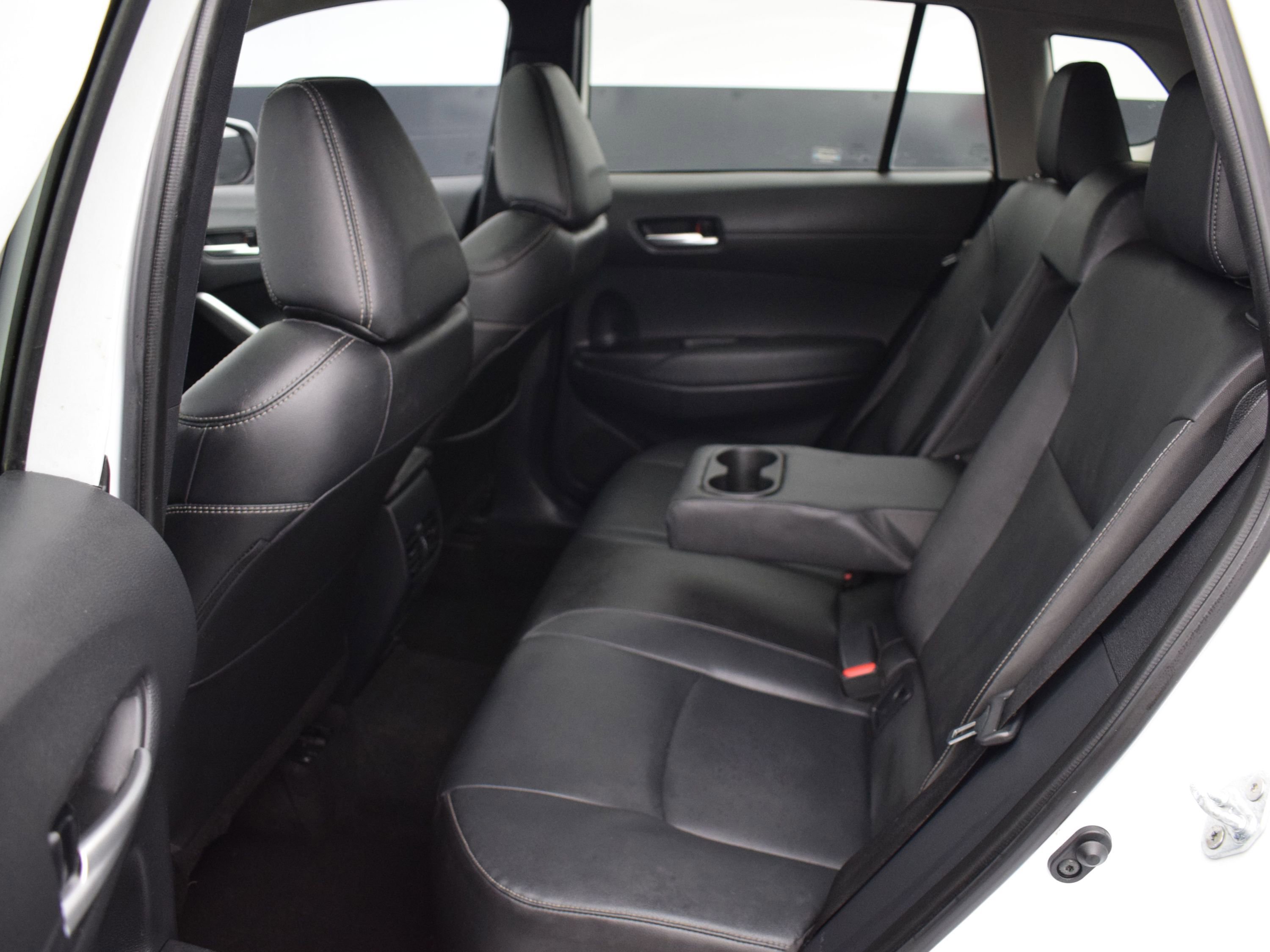 Used 2024 Toyota Corolla Cross XLE w/ Convenience Package image 13