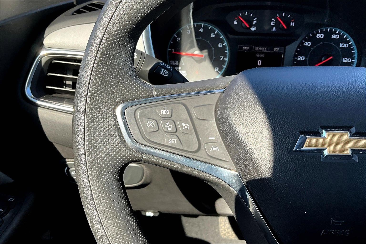 Used 2020 Chevrolet Equinox LS w/ LS Convenience Package FWD image 11