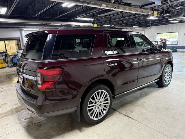 Used 2023 Ford Expedition Limited AWD/4WD image 4