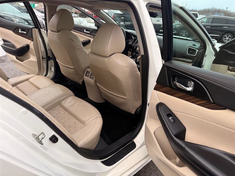 Used 2016 Nissan Maxima Platinum image 17