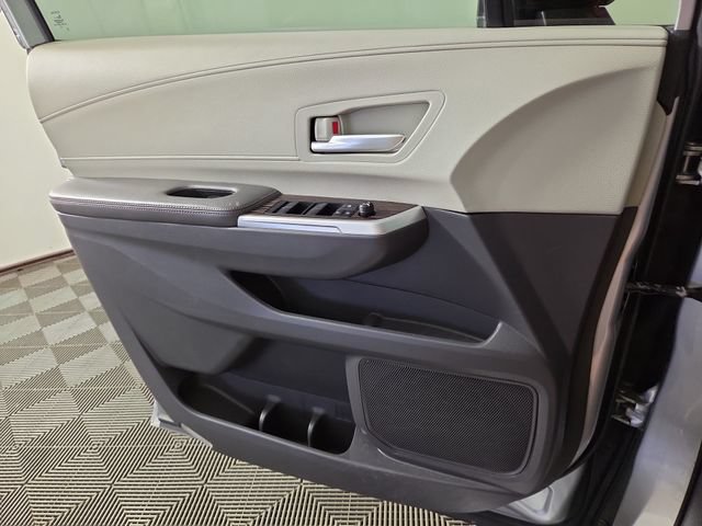 Used 2022 Toyota Sienna XLE FWD image 30