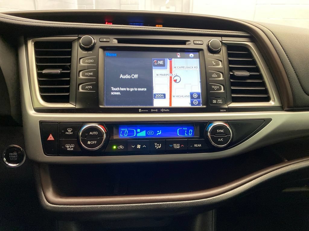 Used 2017 Toyota Highlander XLE w/ Carpet Mat Package FWD image 14