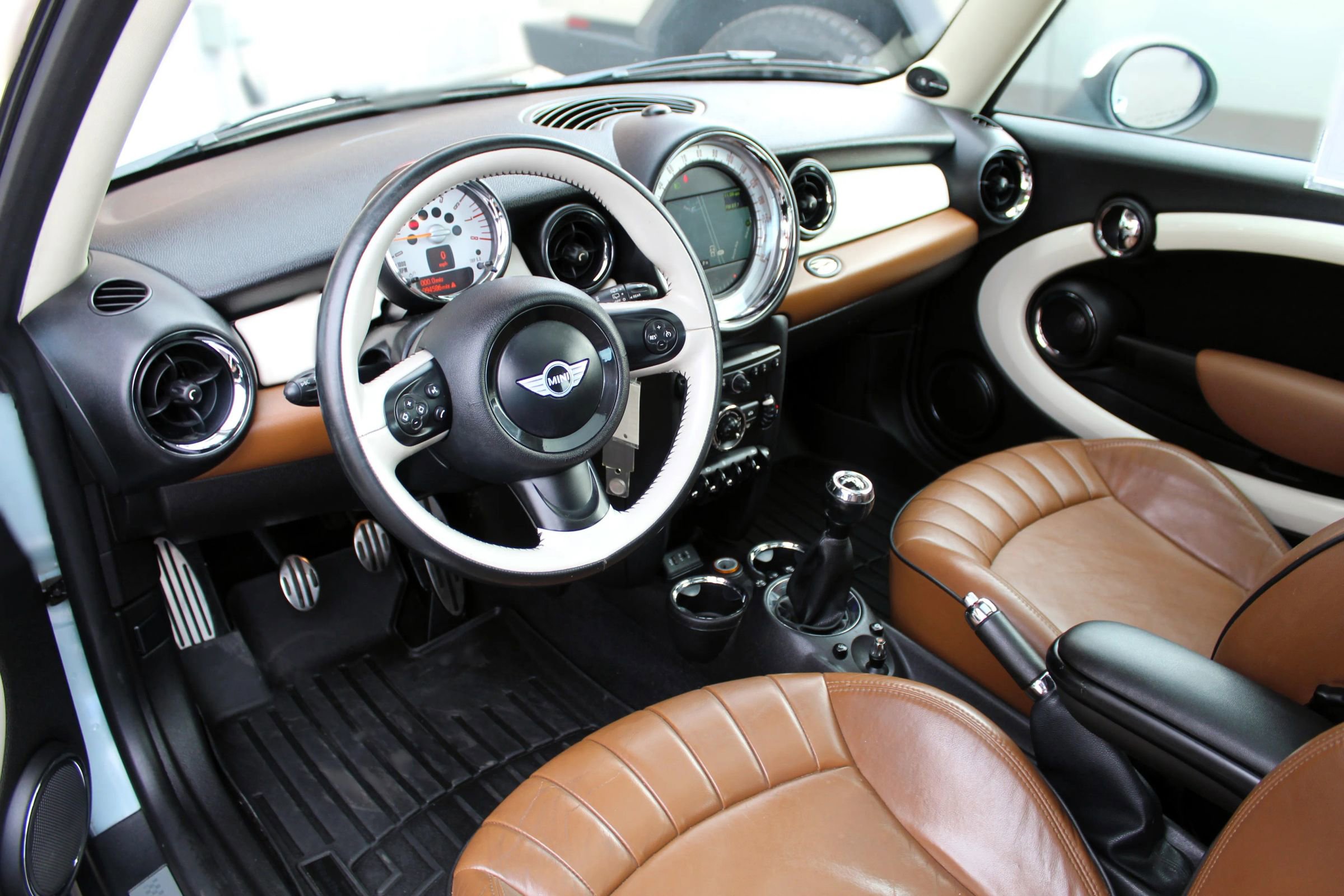 Used 2014 MINI Cooper Clubman S image 12