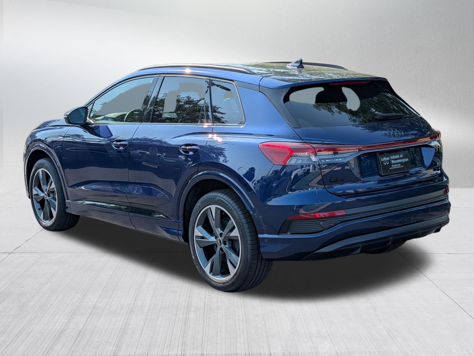 Used 2023 Audi Q4 e-tron Premium Plus w/ Premium Plus AWD/4WD image 5
