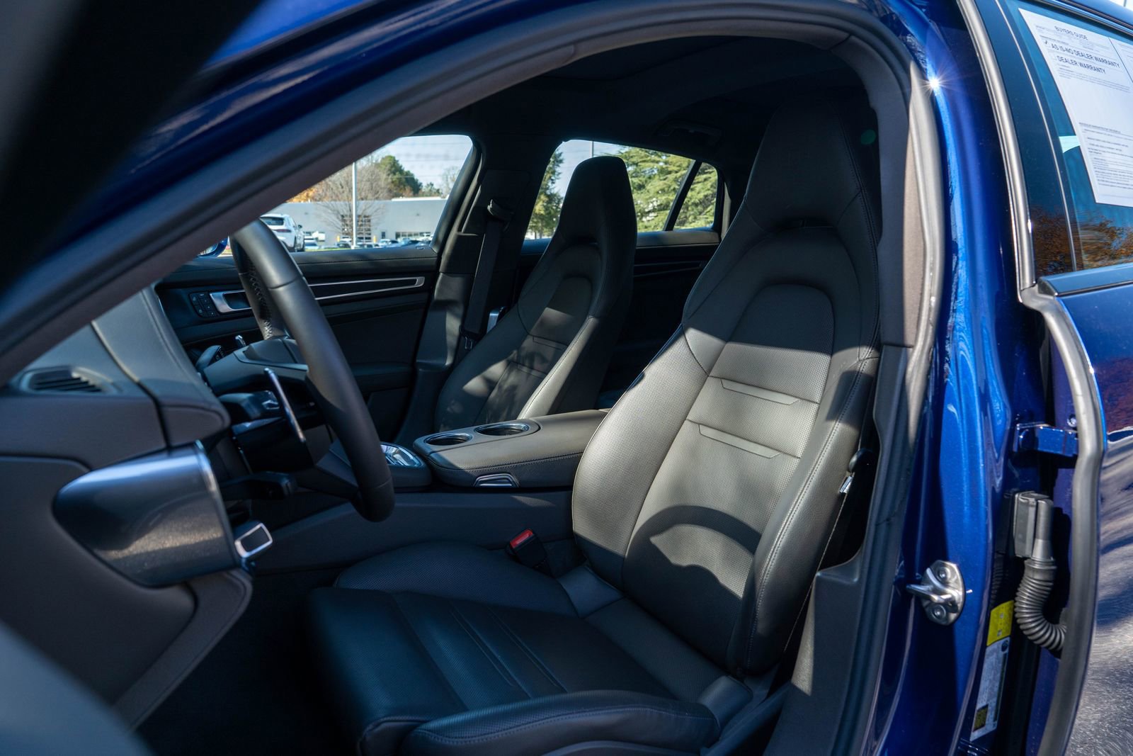 Certified 2023 Porsche Panamera Platinum Edition image 5