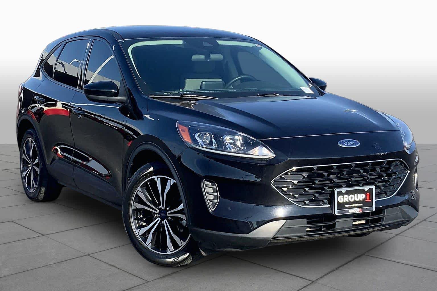 Used 2022 Ford Escape SE w/ SE Sport Appearance Package FWD image 3