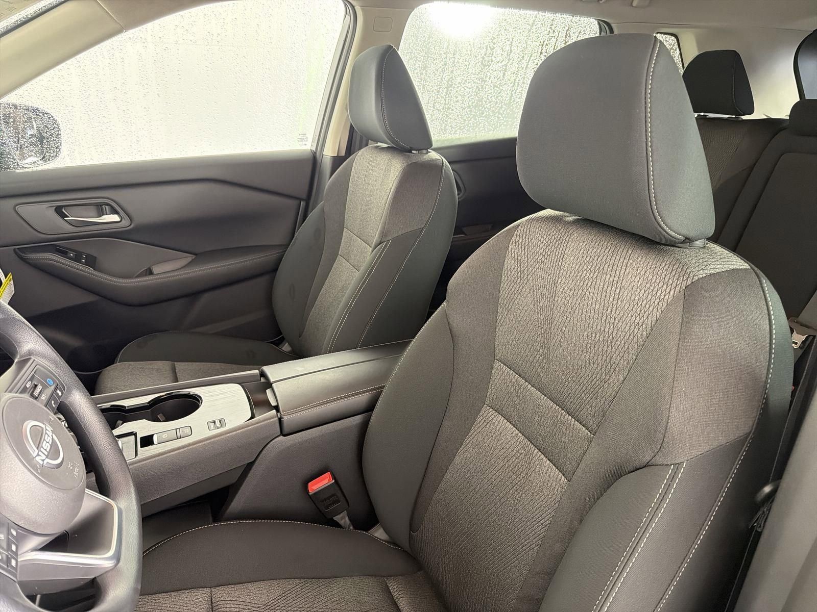 Used 2024 Nissan Rogue SV image 23