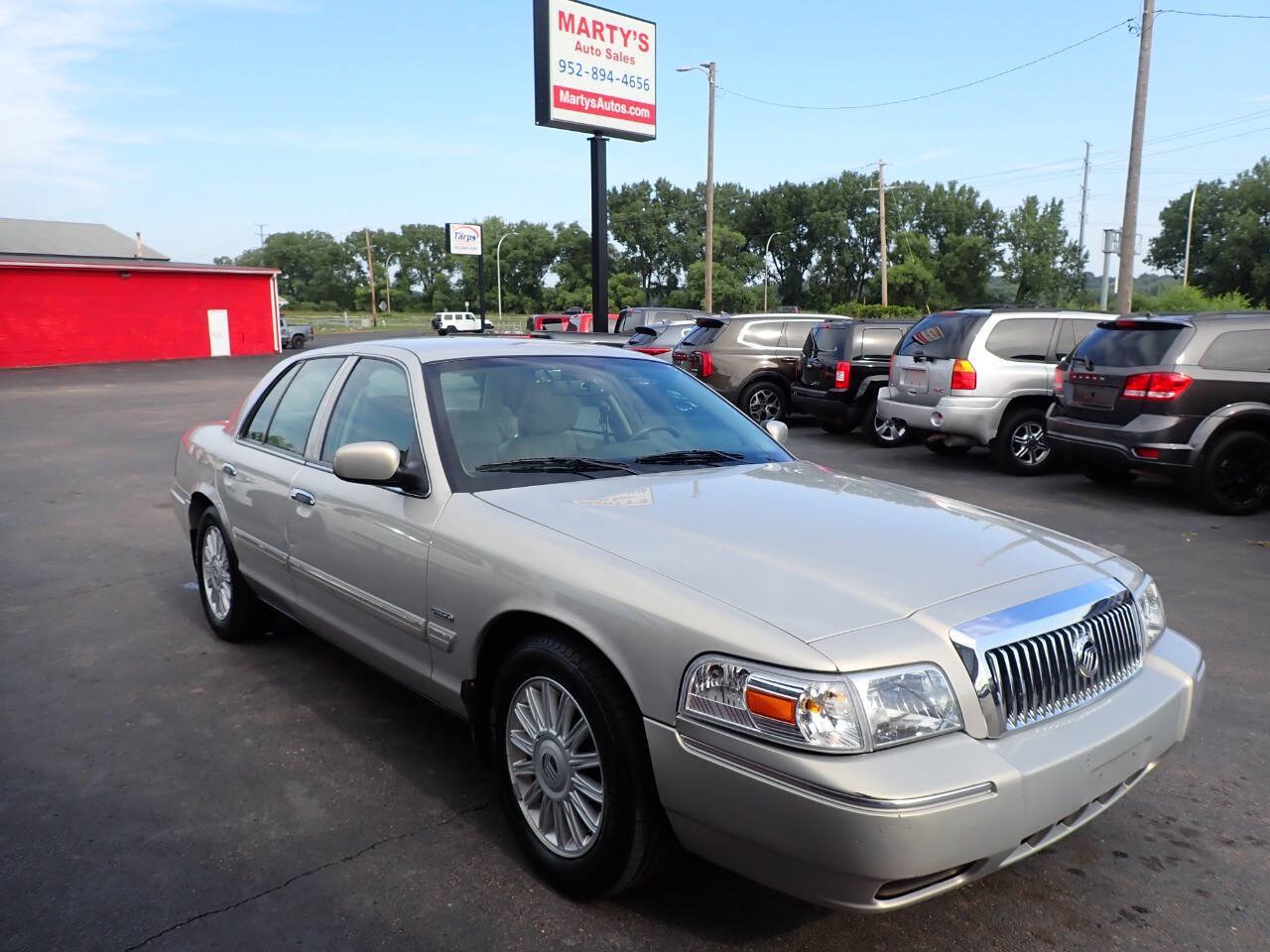 Used 2011 Mercury Grand Marquis LS RWD image 1