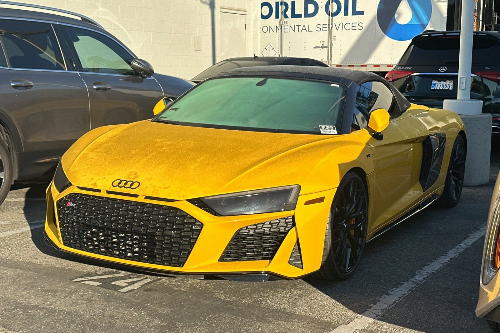 Used 2020 Audi R8 V10 w/ Carbon Exterior Package image 2