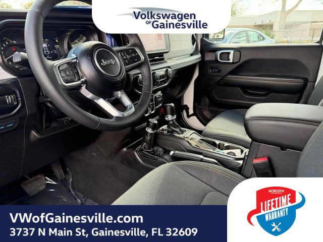 Used 2025 Jeep Wrangler Sahara w/ Safety Group image 19