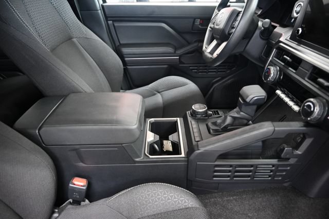Used 2025 Toyota 4Runner SR5 AWD/4WD image 21