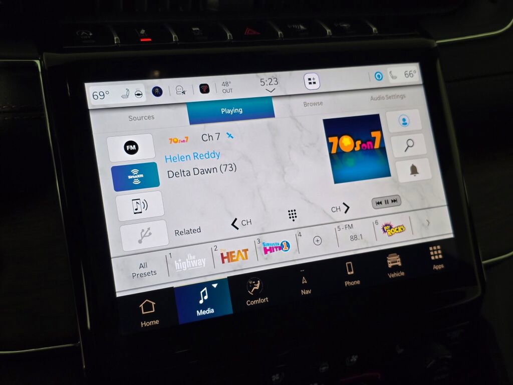 New 2025 Jeep Grand Cherokee Summit w/ Obsidian Package image 24