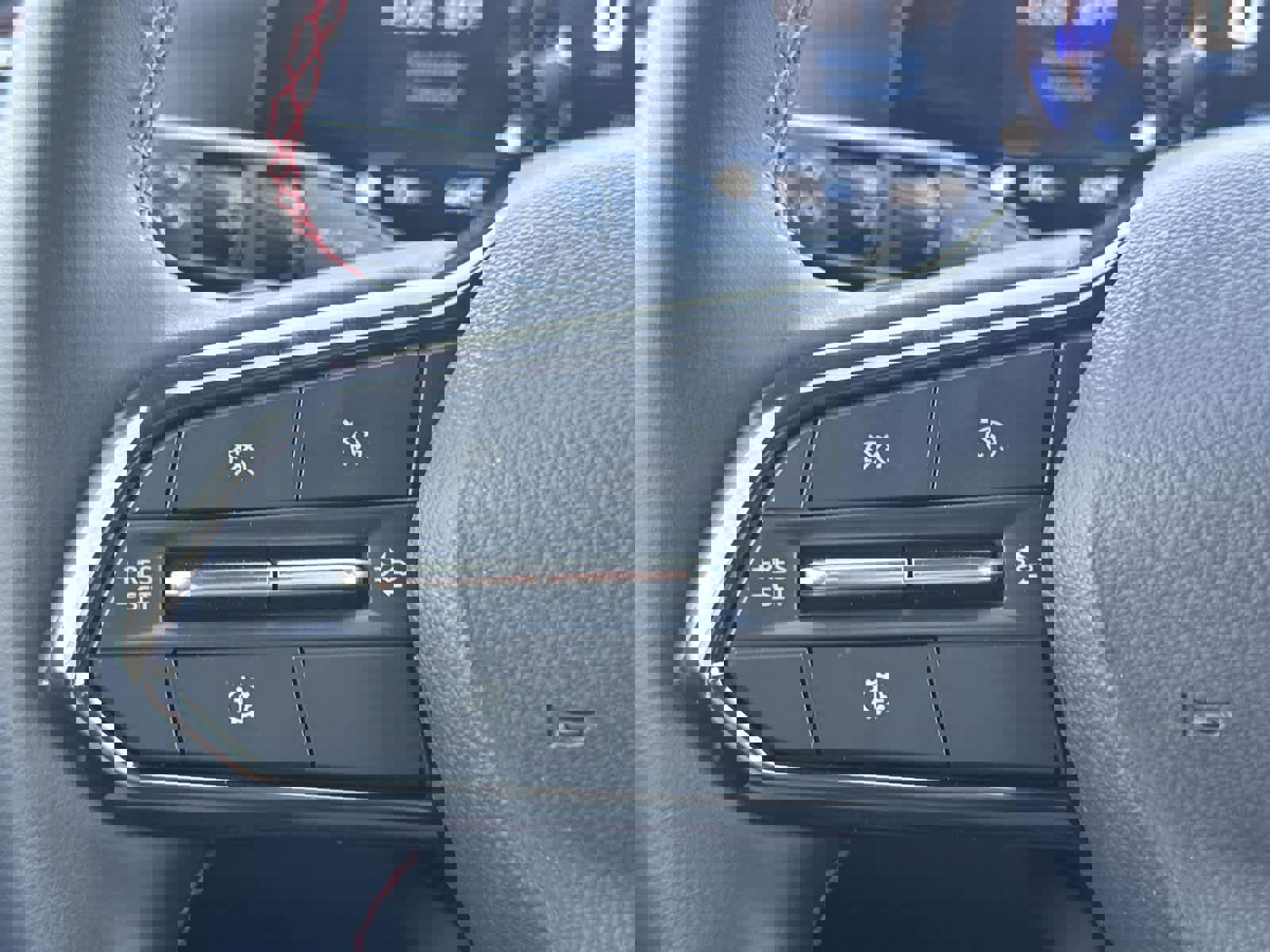 Used 2025 Chevrolet Equinox RS image 24