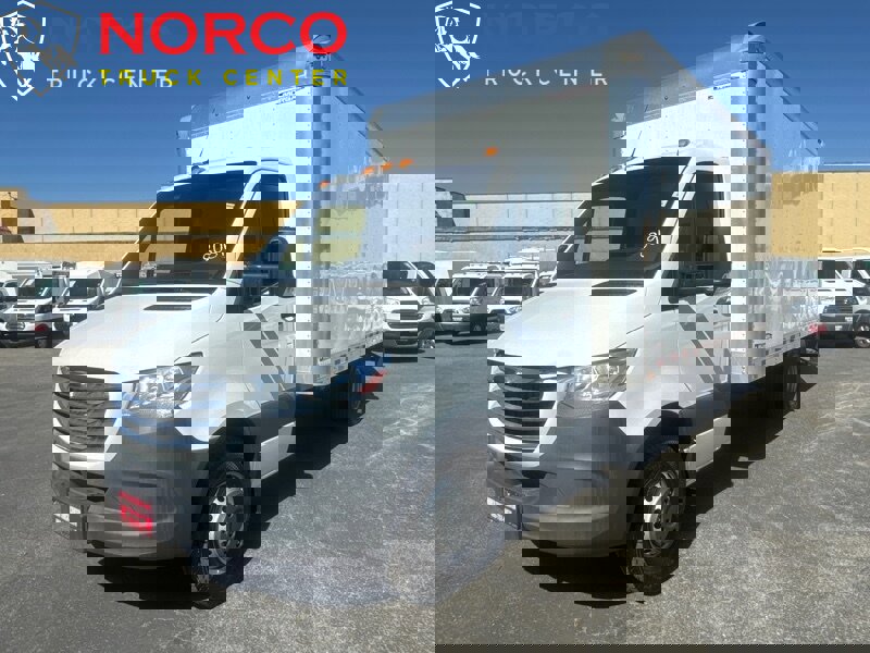 Used 2021 Freightliner Sprinter 3500 image 4