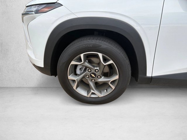 Used 2025 Chevrolet Trax LT FWD image 23