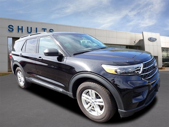 Used 2023 Ford Explorer XLT image 3