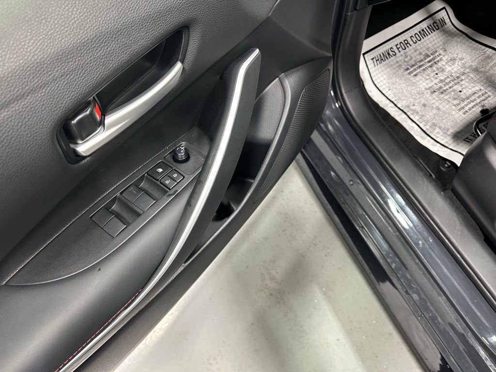 Used 2025 Toyota Corolla SE FWD image 9