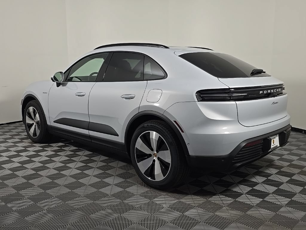 Certified 2025 Porsche Macan Electric RWD image 3