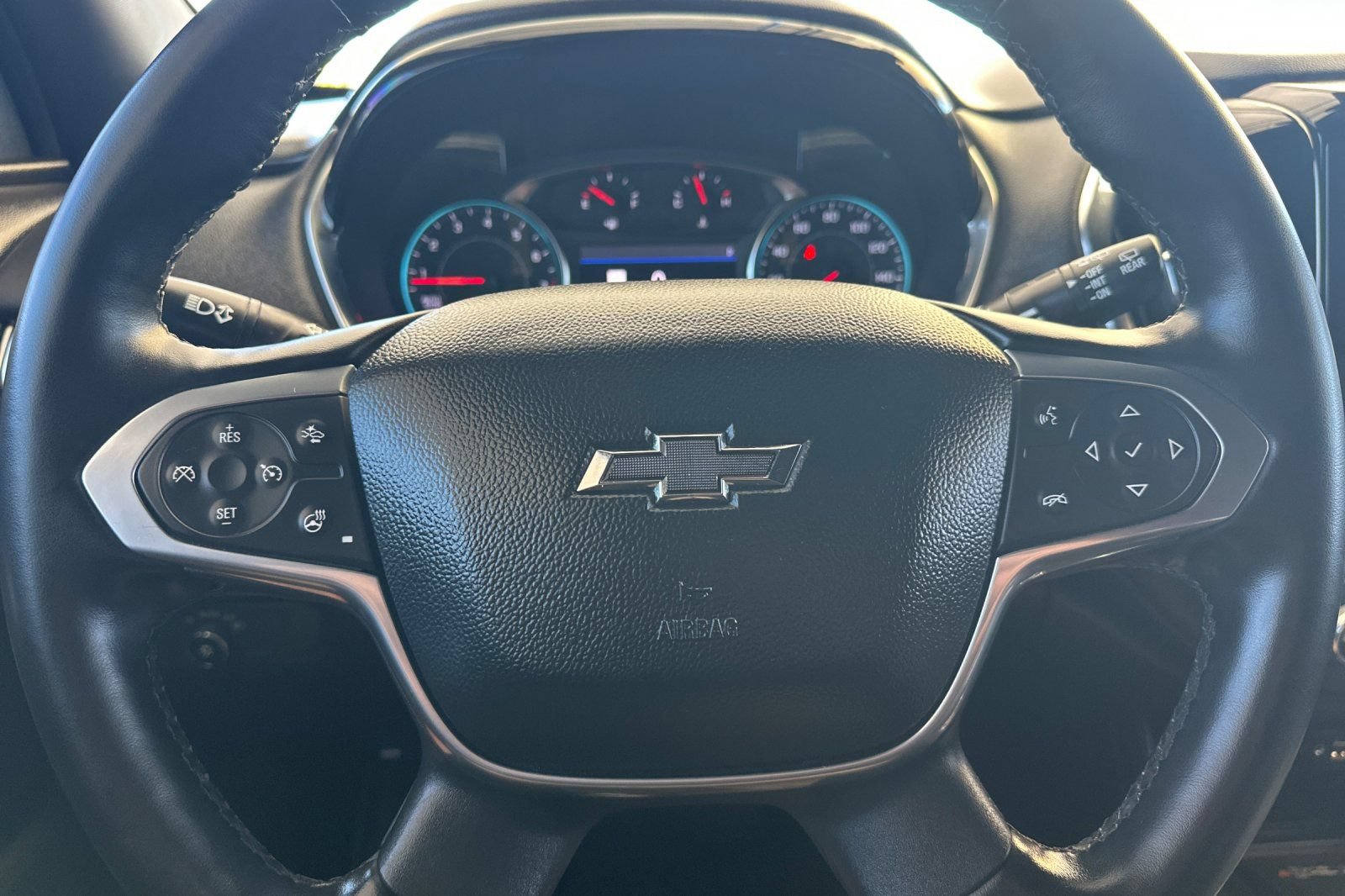 Used 2023 Chevrolet Traverse RS FWD image 24