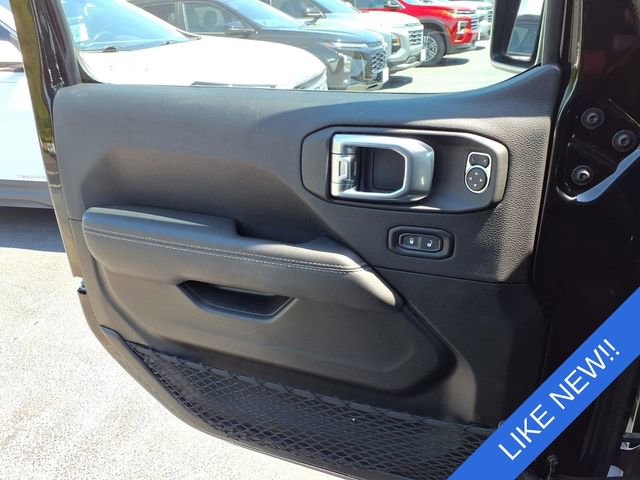 Used 2023 Jeep Wrangler Unlimited Sahara w/ Cold Weather Group AWD/4WD image 13