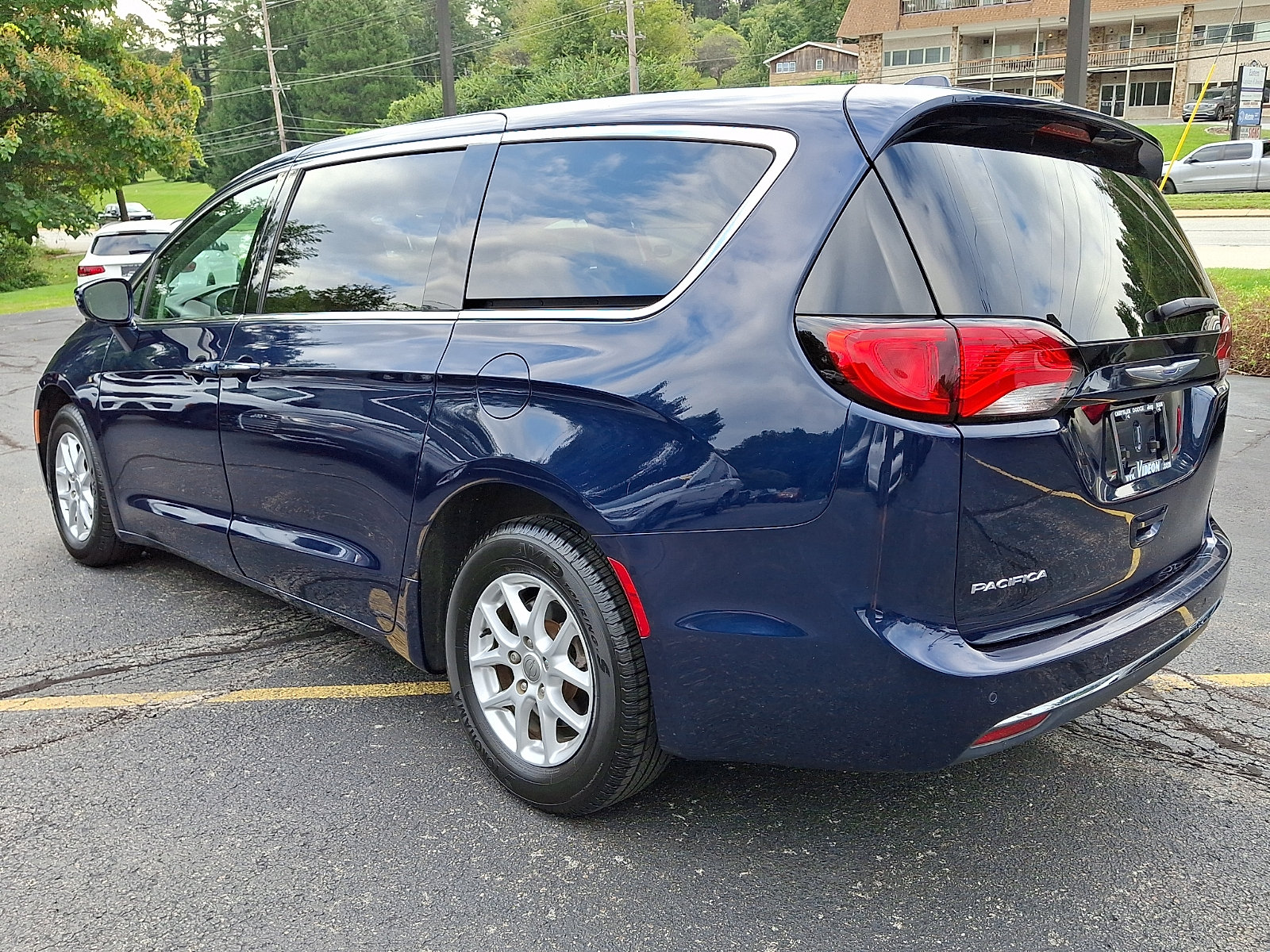 Certified 2020 Chrysler Pacifica Touring FWD image 4
