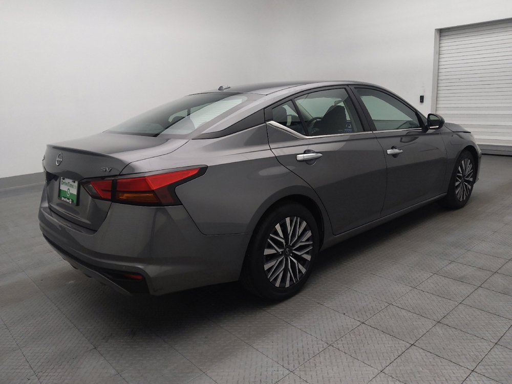 Used 2024 Nissan Altima 2.5 SV image 10