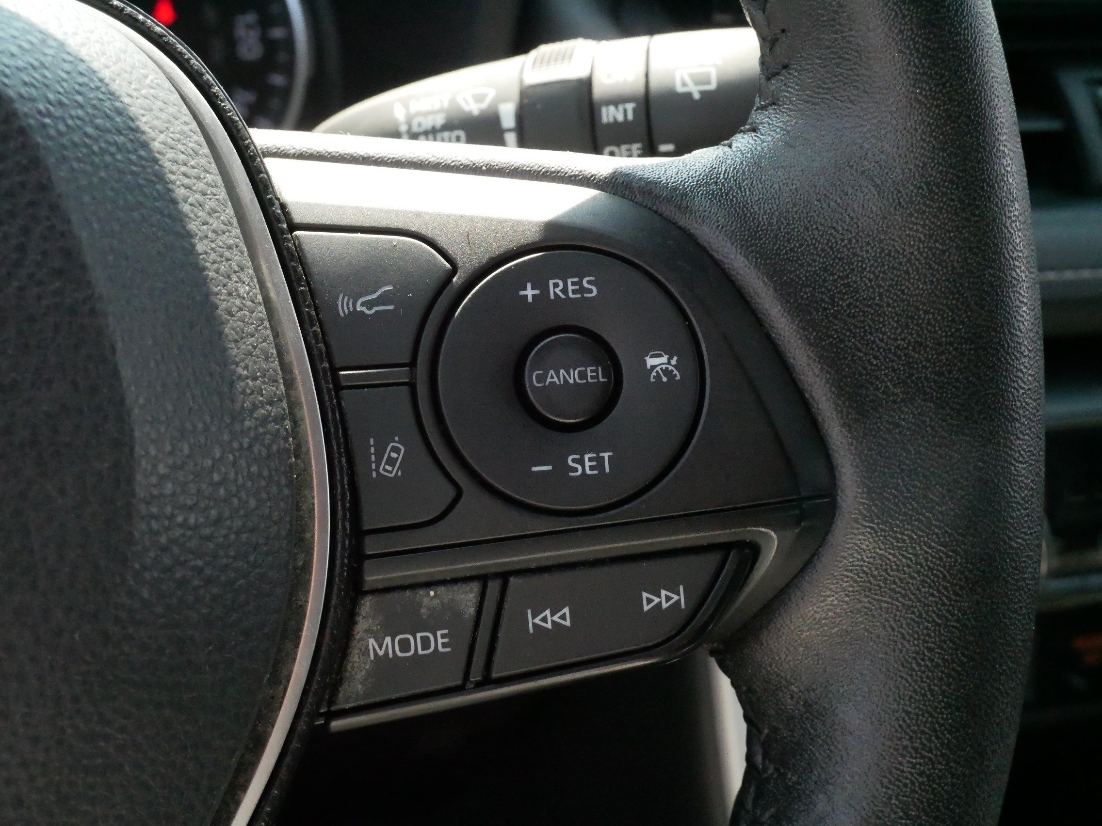 Certified 2021 Toyota RAV4 XLE Premium AWD/4WD image 25