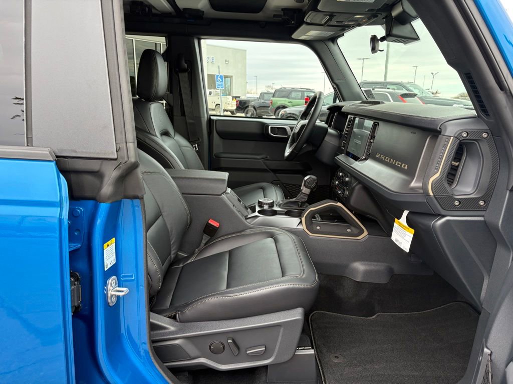 New 2025 Ford Bronco Badlands image 24
