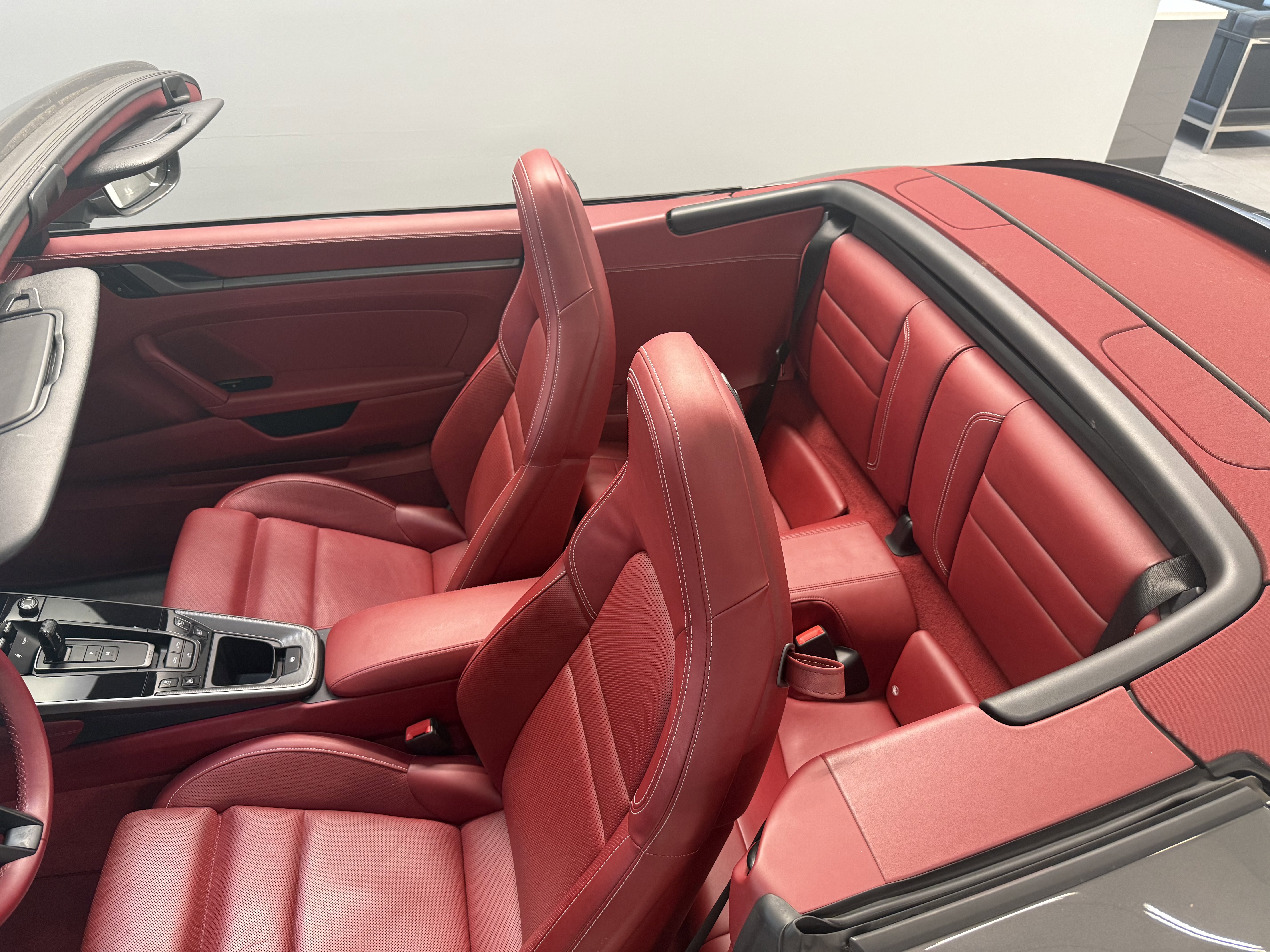 Used 2021 Porsche 911 image 17