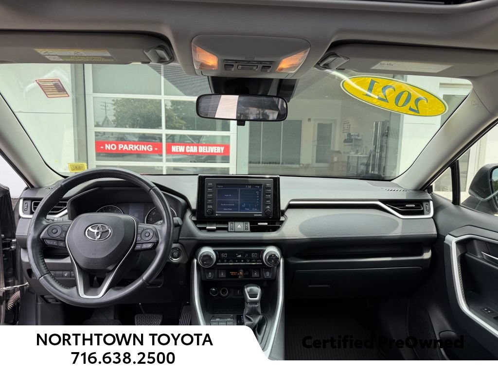 Used 2021 Toyota RAV4 XLE Premium AWD/4WD image 7