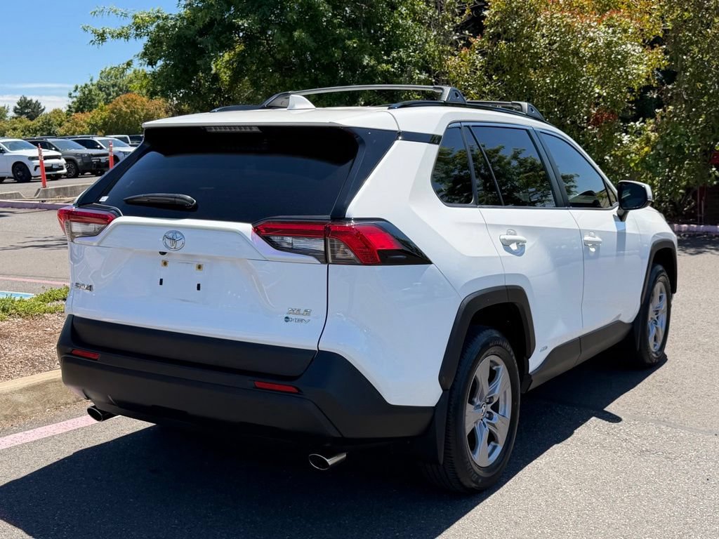 Used 2025 Toyota RAV4 XLE w/ Convenience Package AWD/4WD image 7