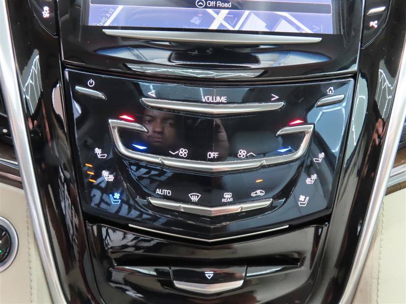 Used 2020 Cadillac Escalade Premium Luxury RWD image 33