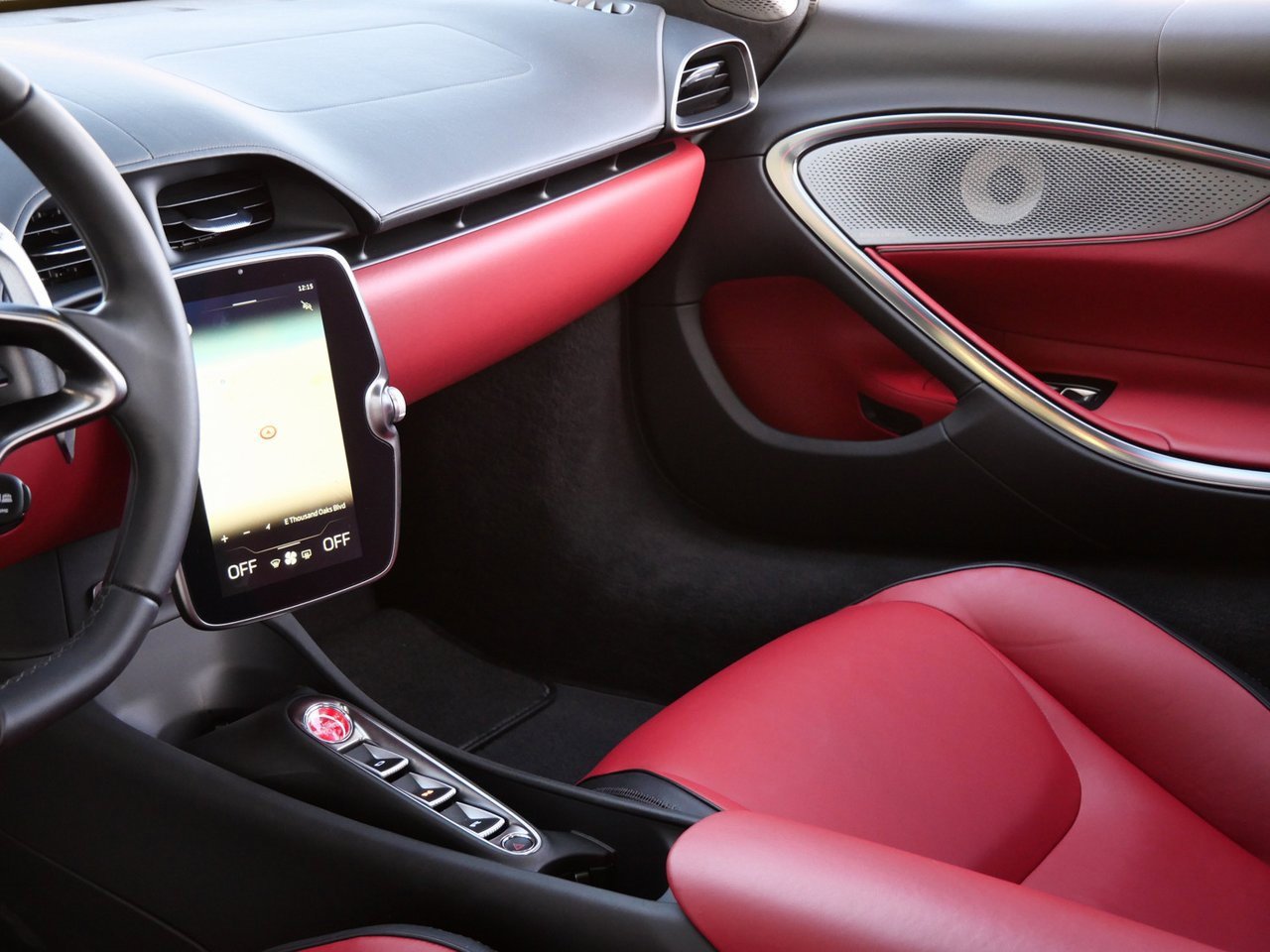 Used 2024 McLaren Artura image 18