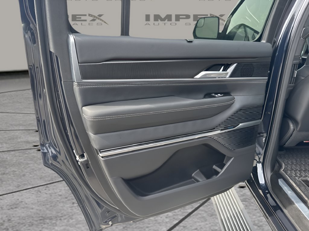 Used 2024 Jeep Grand Wagoneer Series II Obsidian w/ Quick Order Packagew 28T AWD/4WD image 29