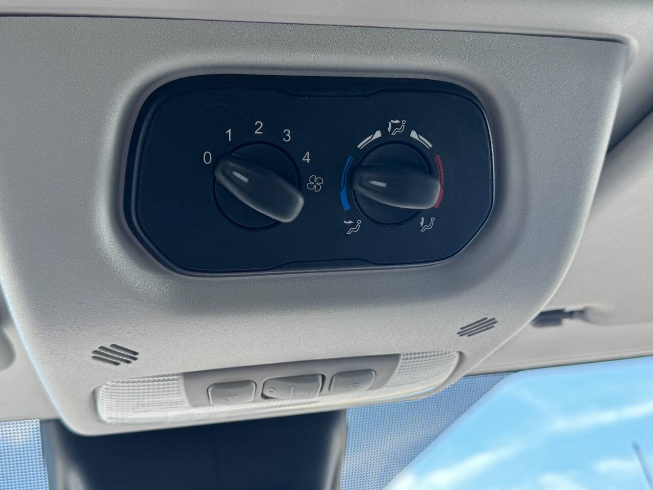 Used 2018 Ford Transit 350 XL RWD image 20
