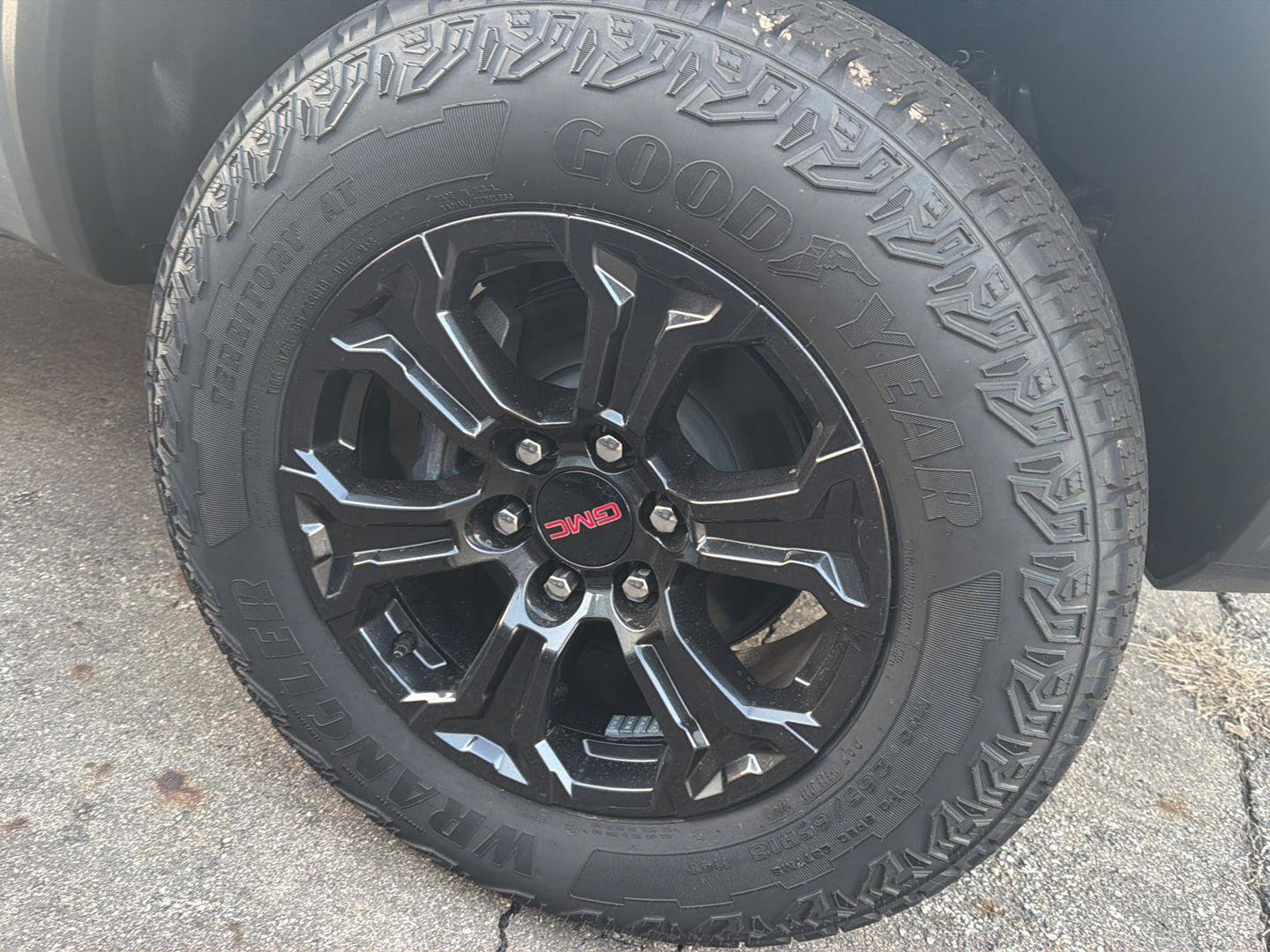 New 2025 GMC Canyon Elevation w/ Convenience Package image 8