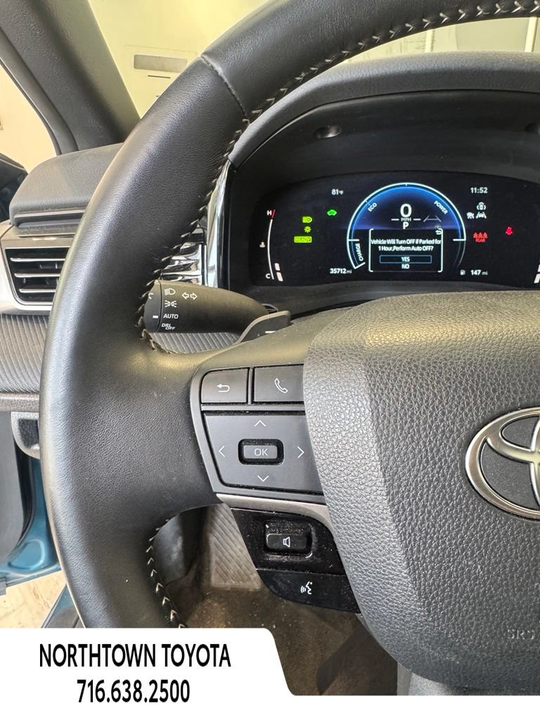 Used 2025 Toyota Camry SE FWD image 12