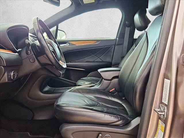 Used 2018 Lincoln MKC Select w/ Select Plus Package FWD image 13