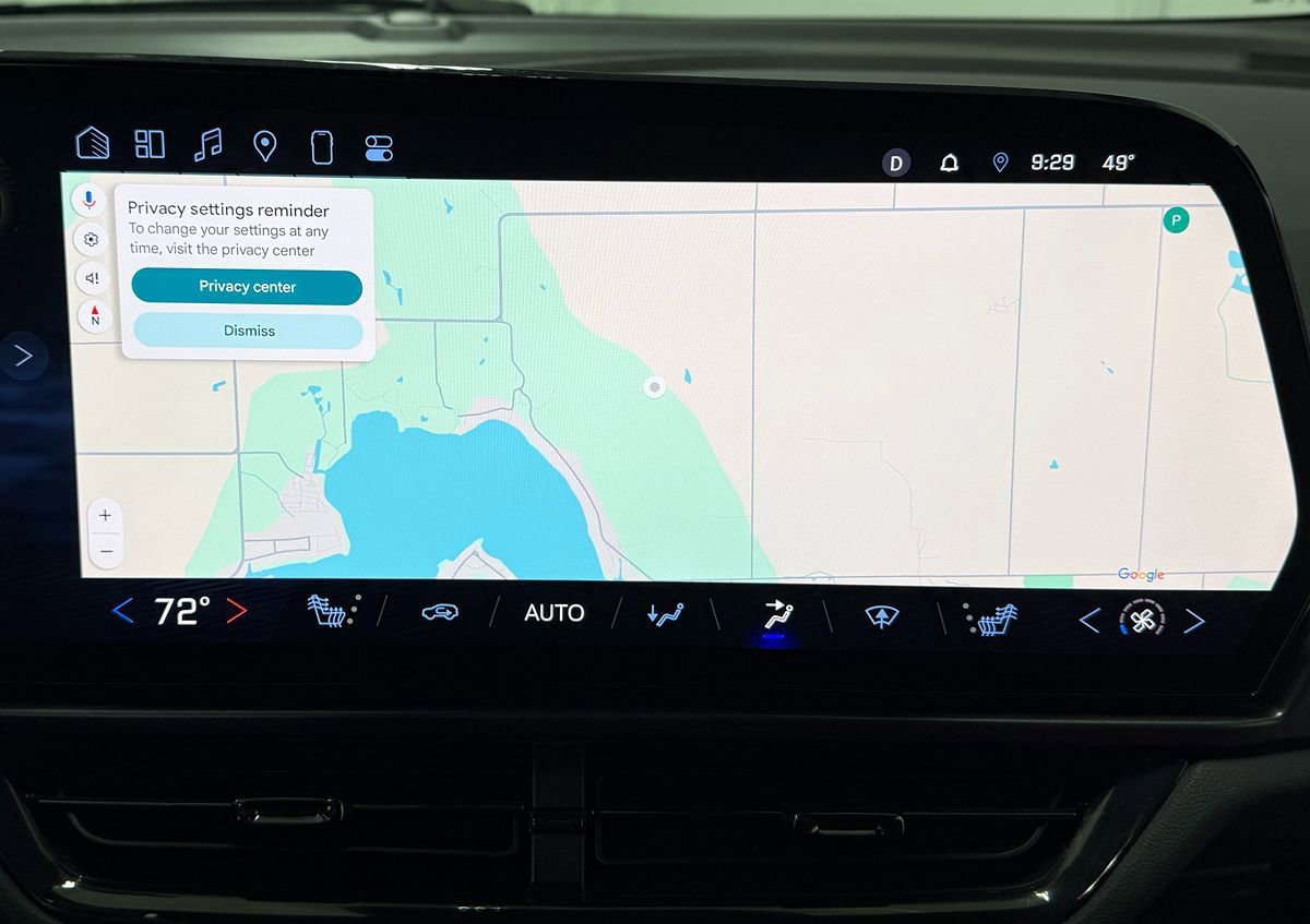 Used 2025 Chevrolet Equinox EV RS FWD image 25