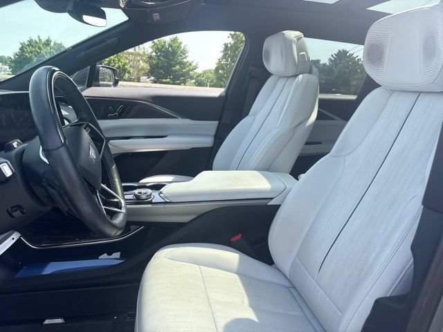 Used 2024 Cadillac Lyriq Luxury w/ LPO, Floor Liner Package AWD/4WD image 3